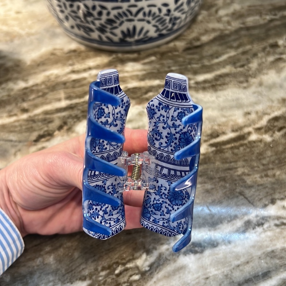 Blue & White Chinoiserie Ginger Jar Hair Clip - Picture 7 of 9